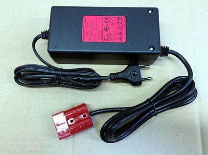 Ebinger Ladegerät 24V - 5Ah, Mit Powersteckverbinder (rot) für EP-CART Typ A + B, 77420