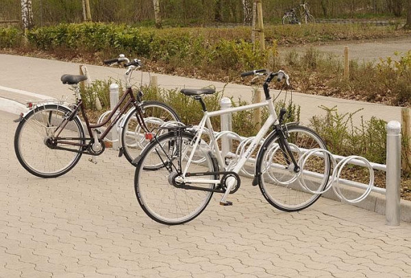 Rasti ATEMPA Fahrradständer, Wandbefestigung, einseitig für 3 Einstellplätze in 45° Winkel, F21313