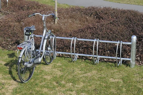 Rasti LOPORI Fahrradständer, zur Mastbefestigung (zwischen zwei Elementen) mit 3 Einstellplätzen zur einseitigen Nutzung, F21148